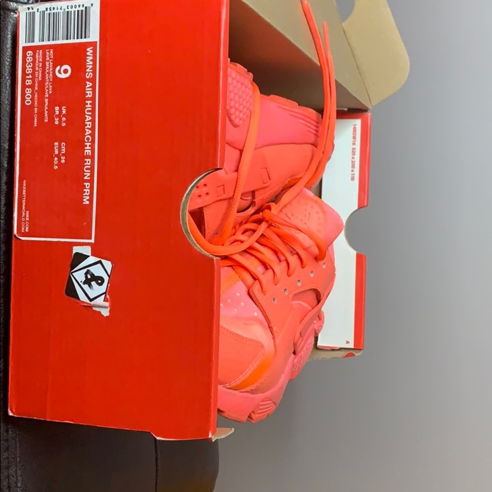 Nike - Picture 6 of 6